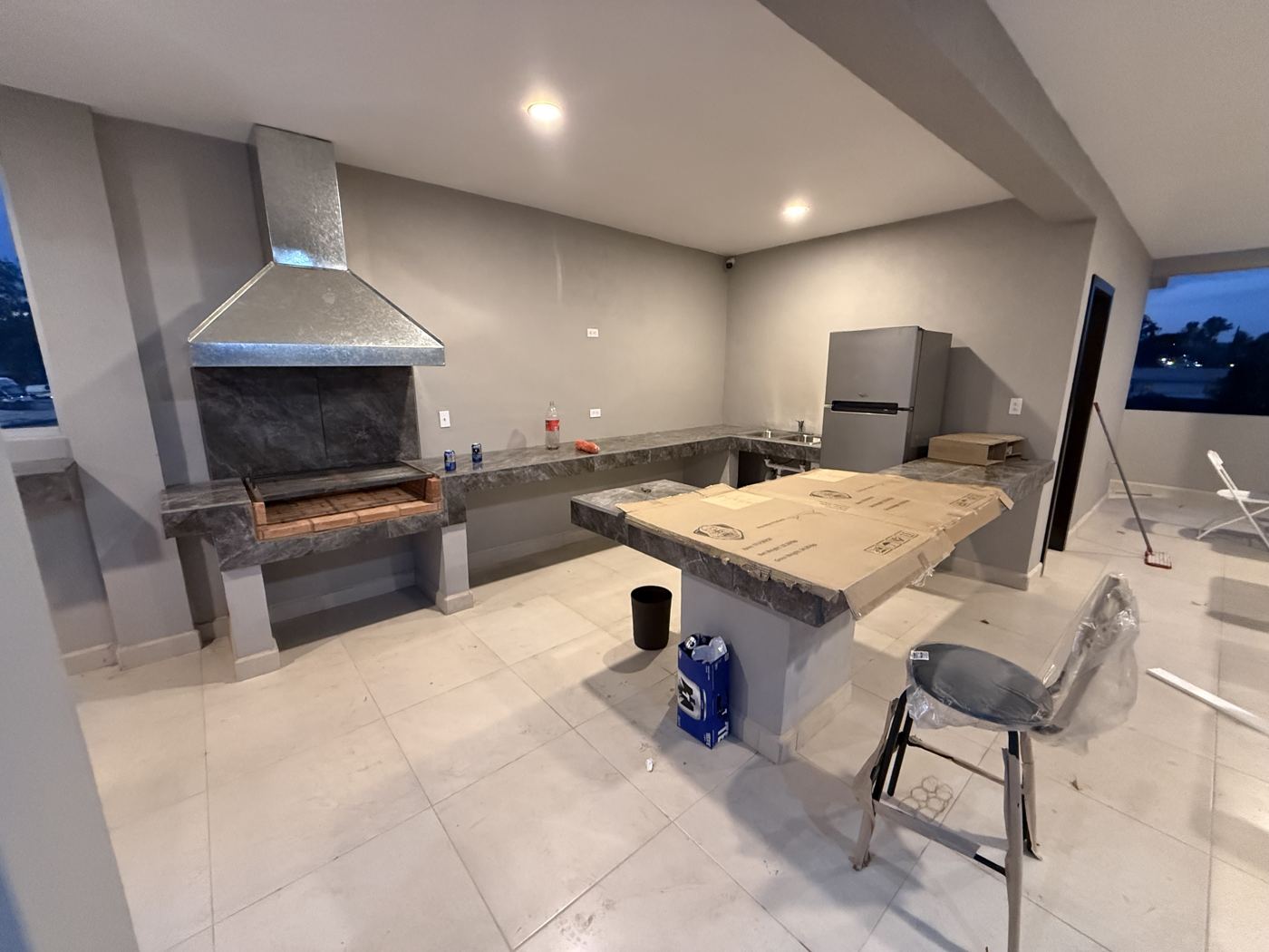 Terraza con asador y barra